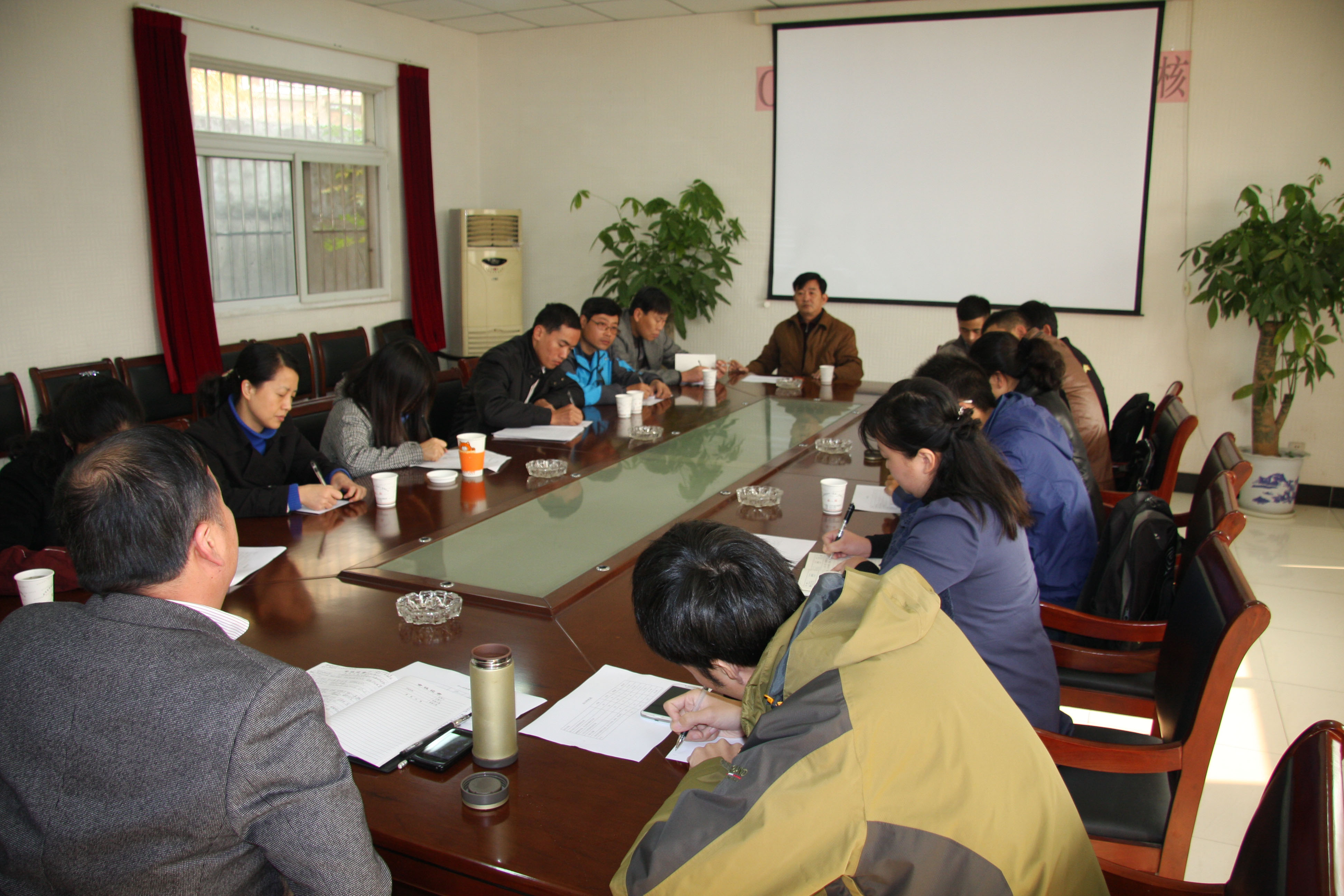 金固集團(tuán)召開關(guān)于加強(qiáng)施工現(xiàn)場材料管理討論會